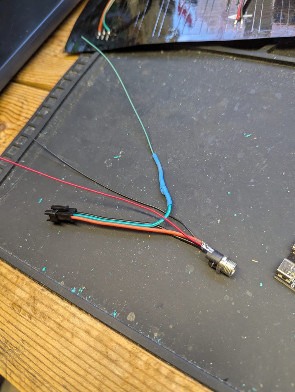 Wiring harness with JST connector and barrel jack for the LED matrix
